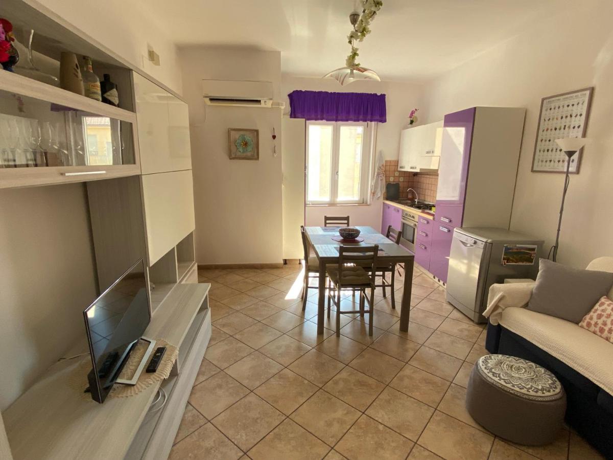 Lovely Sardinia Apartment Porto Torres Luaran gambar
