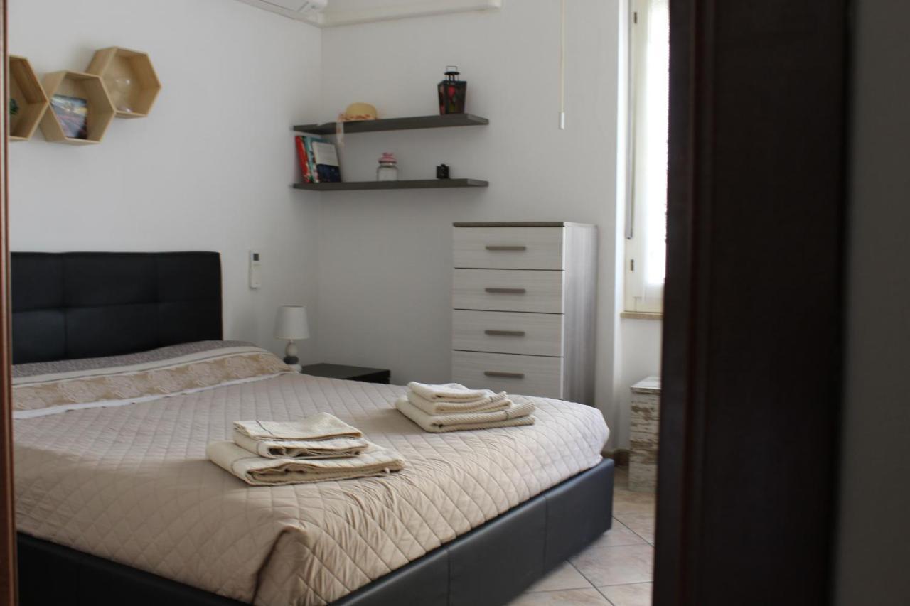 Lovely Sardinia Apartment Porto Torres Luaran gambar